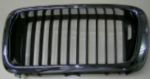 Решетка радиатора левая хромированно-черная